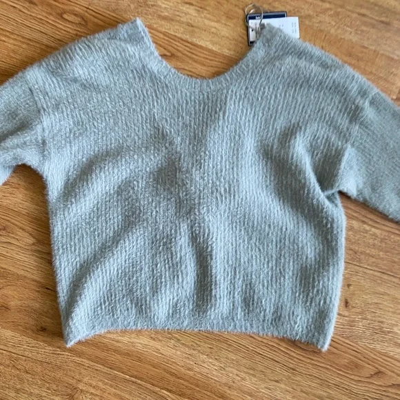 NWT Hollister Reversible Sweater L - Picture 2 of 11